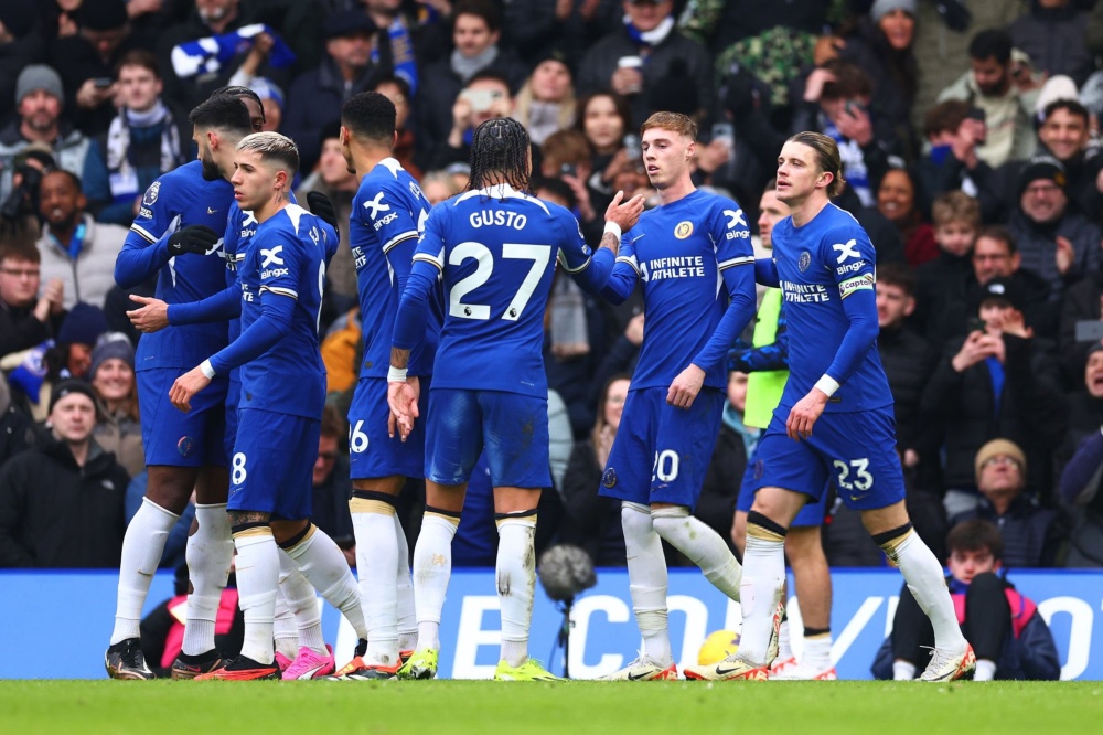 共打了35场，场均33.6分+6.0板+6.0助，1.8断+0.全部 盘点乔丹6次总决赛数据：